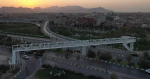 پل عابر پیاده متقاطع چیست و چگونه کار می‌کند؟ - ایمن راهکار